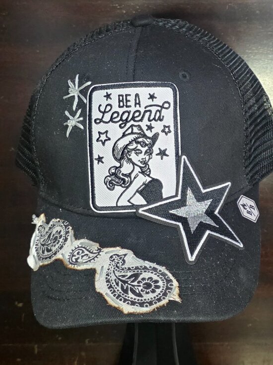 \'Be A Legend\' Trucker NEW without tag main image 5